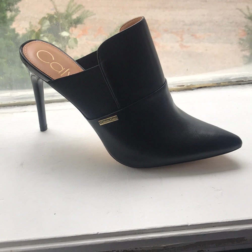 Black high-heeled Shoes 👠